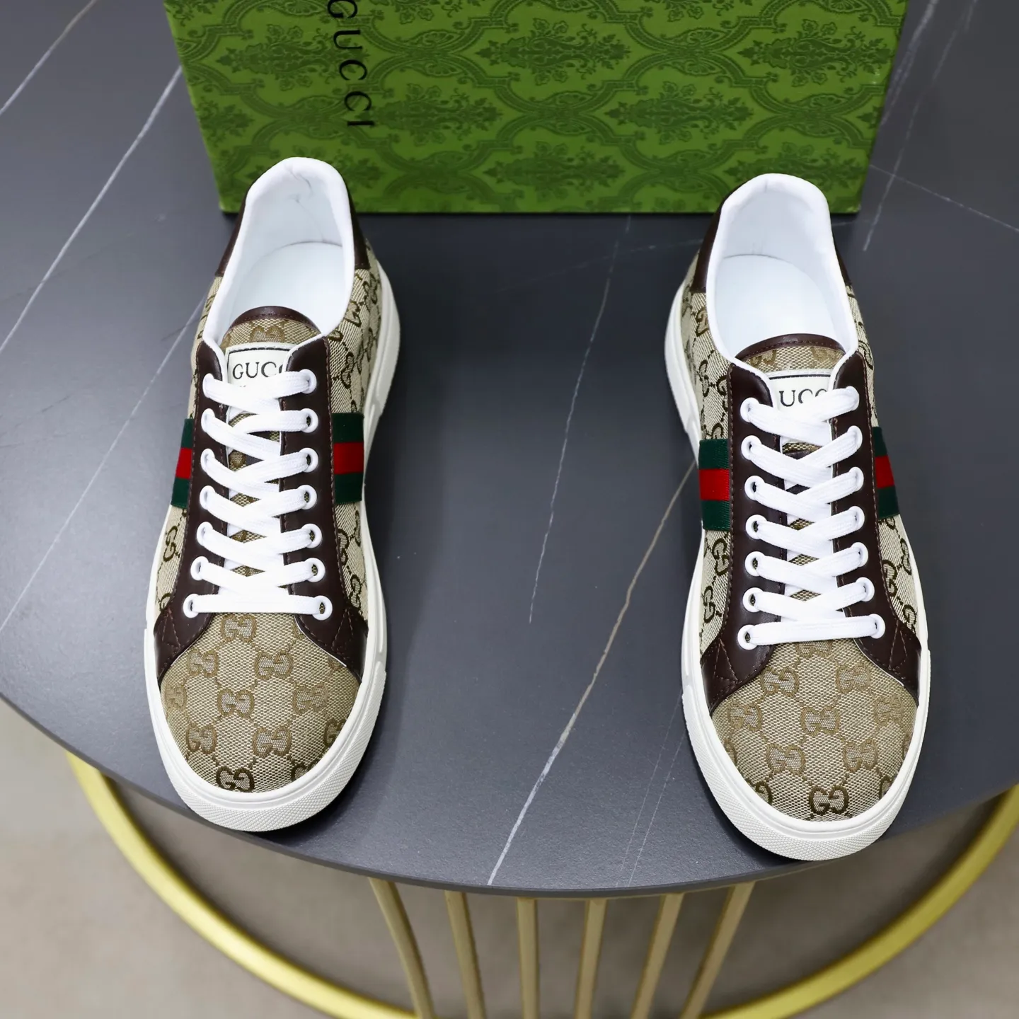 Ex-factory price: 400💰🙅‍♂️🙅‍♂️🙅‍♂️ Brand: Gucci GUCCi Standard code: 38-44 (45 customized) Grade: Same as the official website Material: Original leather splicing Comfortable and breathable sheepskin lining Original wear-resistant outsole Style category: Men's fashionable casual shoes Running sneakers Distinguished luxury brand elements Top luxury Color: actual picture color